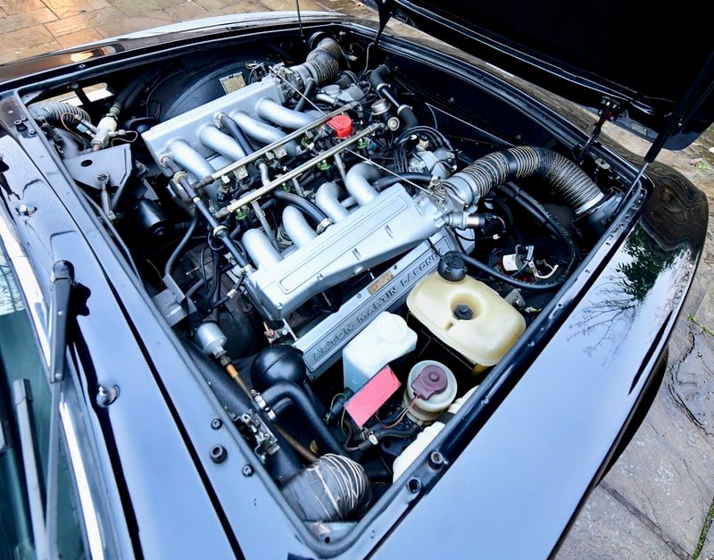1989 Aston Martin V8 - 7