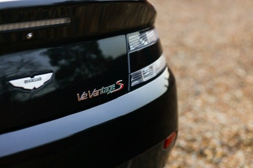 2014 Aston Martin Vantage - 8