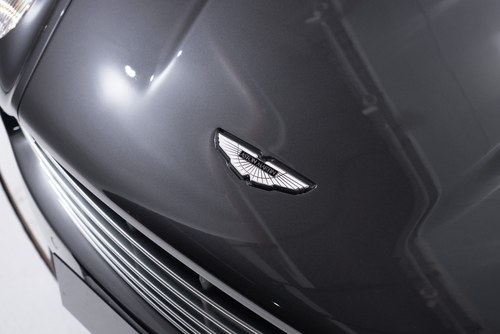 2010 Aston Martin DBS - 6