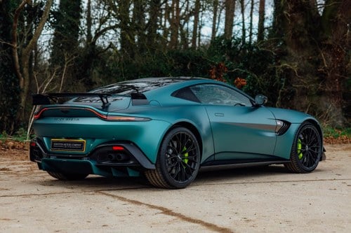 2022 Aston Martin V8 Vantage - 6