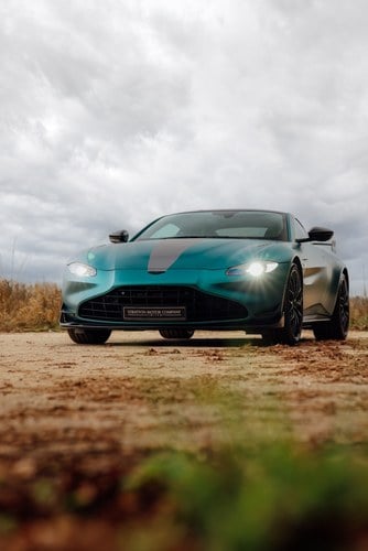 2022 Aston Martin V8 Vantage - 9