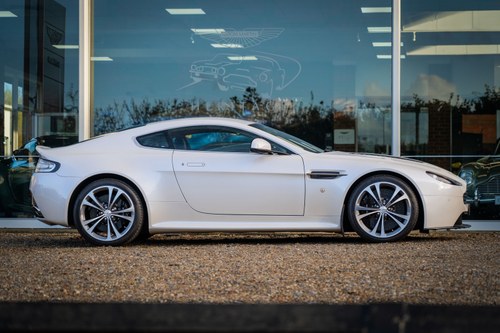 2012 Aston Martin V12 Speedster - 5