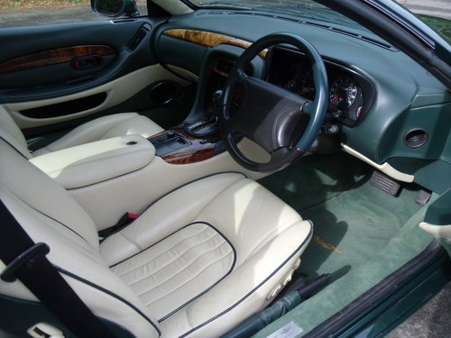 1999 Aston Martin DB7 - 8