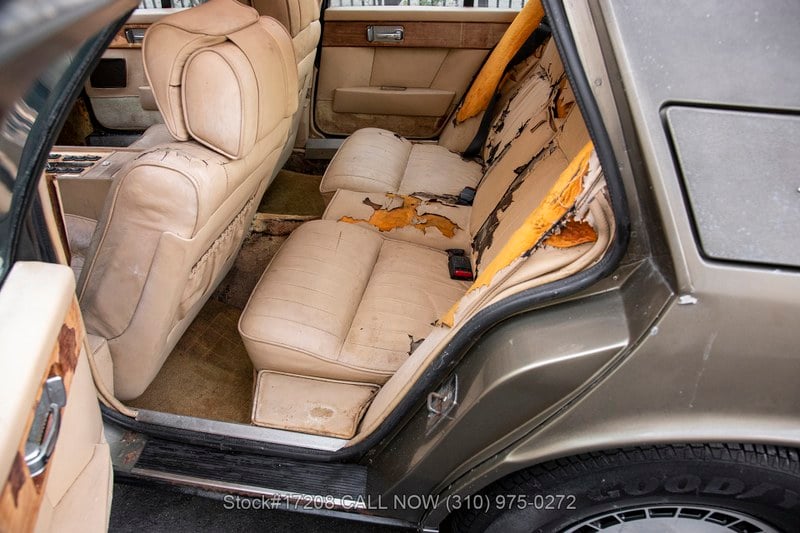 1985 Aston Martin Lagonda - 7