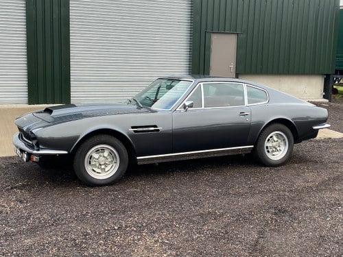 1976 Aston Martin V8 - 2