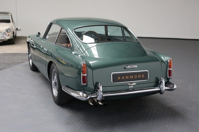 1961 Aston Martin DB4 - 4