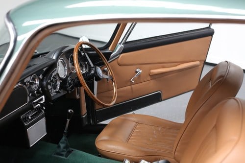 1961 Aston Martin DB4 - 9