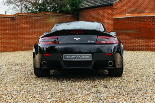 2015 Aston Martin V8 Vantage - 9
