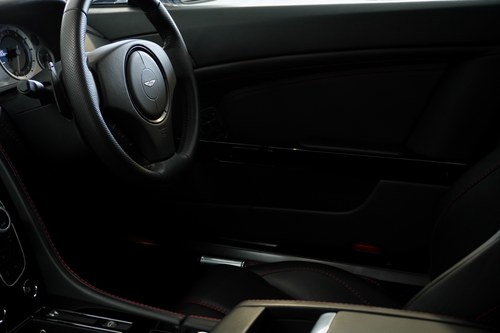 2016 Aston Martin V8 Vantage - 9