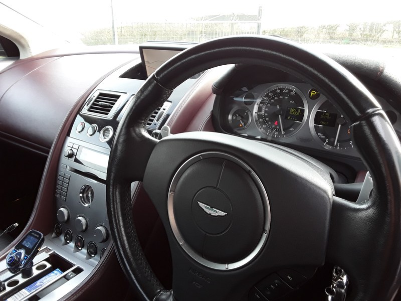 2005 Aston Martin DB9 - 7