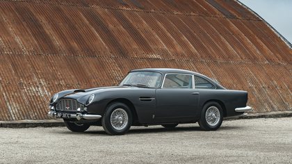 1964 Aston Martin DB5 Black Pearl