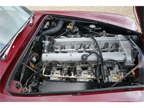 1966 Aston Martin DB6 - 3