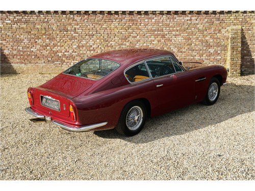1966 Aston Martin DB6 - 6