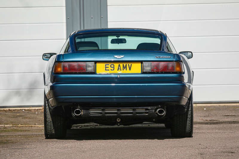 1990 Aston Martin Virage - 7
