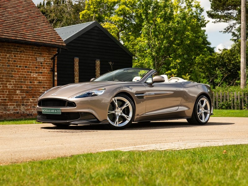 2018 ASTON MARTIN VANQUISH S VOLANTE