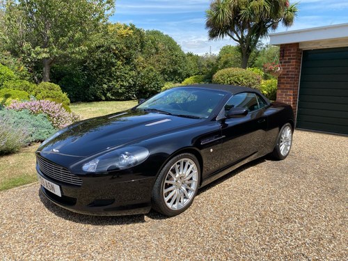 Aston Martin DB9 Volante V12