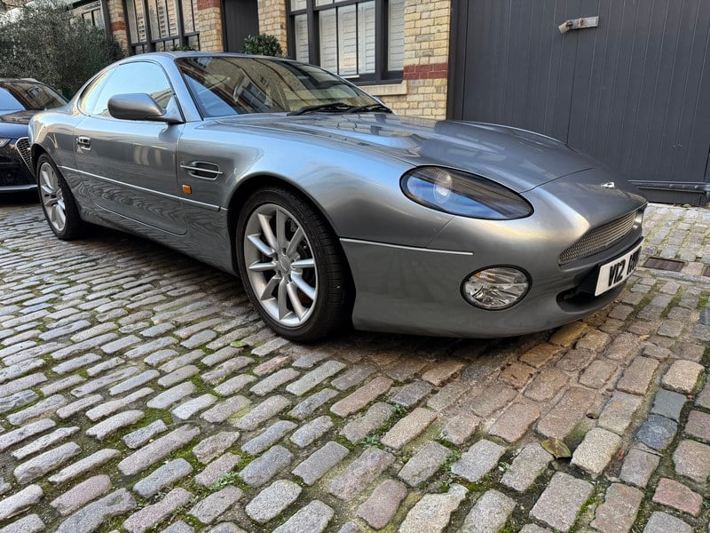 2000 Aston Martin DB7 - 2 2000 Aston Martin DB7 - 2