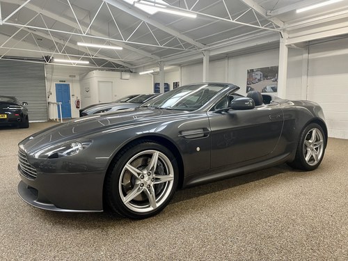 2016 ASTON MARTIN V8 VANATGE ROADSTER In vendita