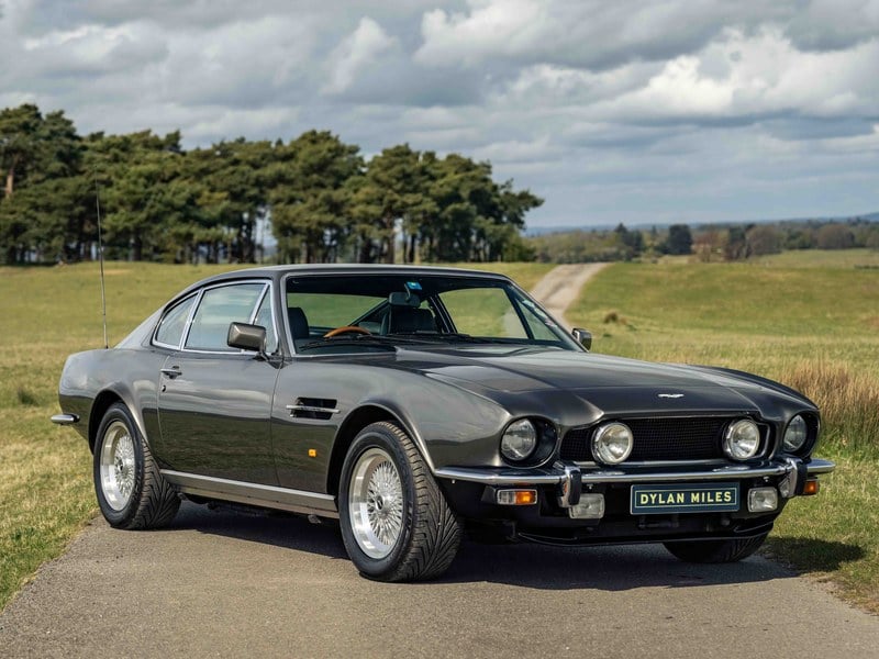 Rapid Classics: Eine Suche. Alle Oldtimer. 19 » Rapid Classics: Eine Suche. Alle Oldtimer. 1987 Aston Martin V8 EFI Saloon - 7 Litre RSW and ZF Manual
