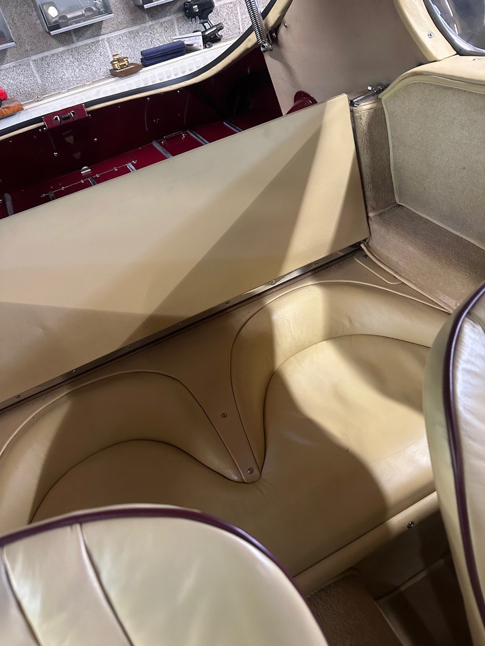 Aston Martin DB2/4 MKII Saloon, foto 6
