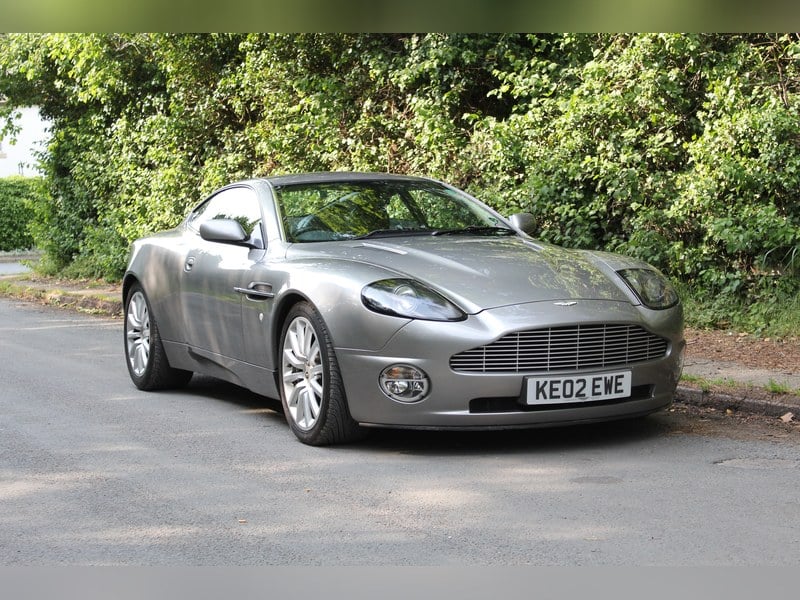 Aston Martin V12 Vanquish - Manual