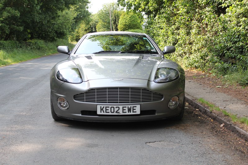 2002 Aston Martin Vanquish - 2 2002 Aston Martin Vanquish - 2