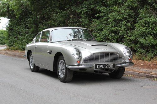 1966 Aston Martin DB6 - Recent £50k spent with RS Williams VENDU