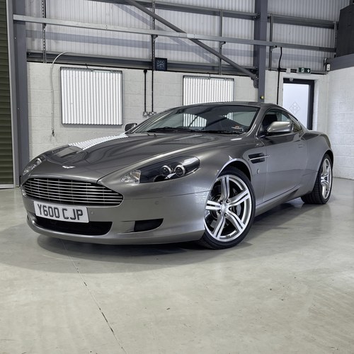 2007 Aston Martin DB9 - 6 Spd Manual - Factory Sports Pack - 28K VENDU
