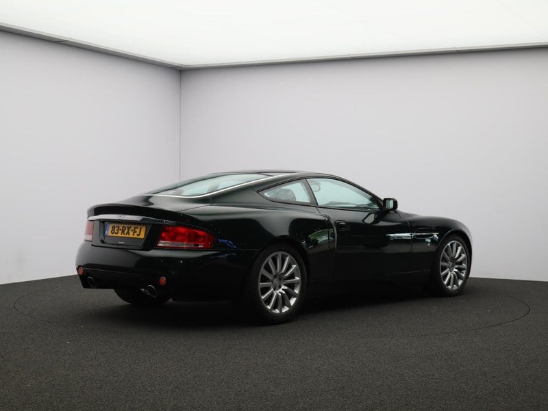 2002 Aston Martin Vanquish - 2 2002 Aston Martin Vanquish - 2