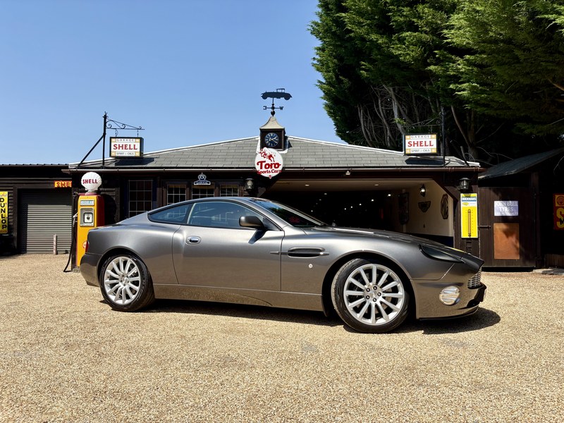 2003 Aston Martin Vanquish - 1 2003 Aston Martin Vanquish - 1