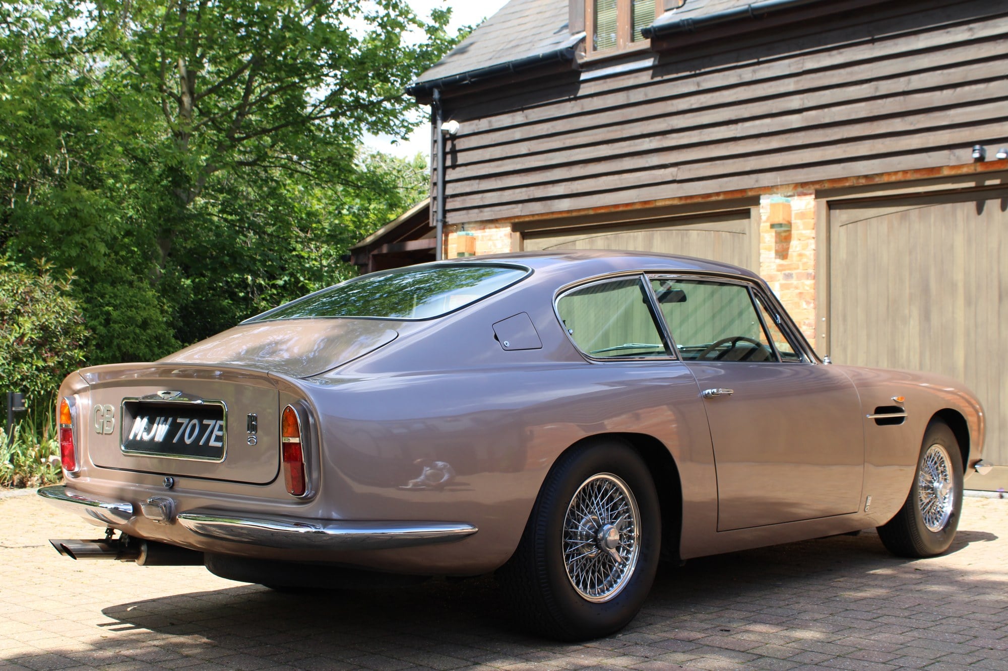 1967 Aston Martin DB6, foto 3