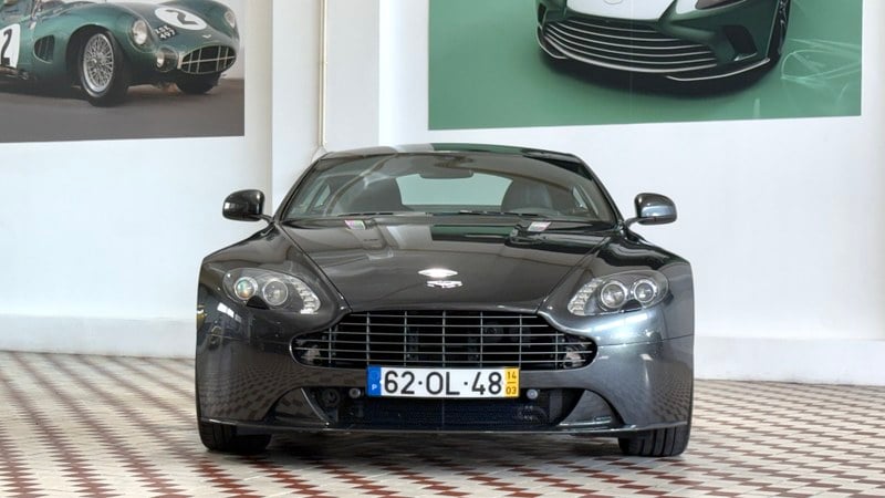 2014 Aston Martin Vantage - 2 2014 Aston Martin Vantage - 2