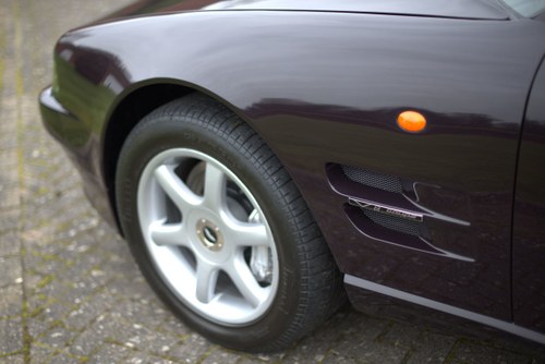 1997 Aston Martin V8 - 5