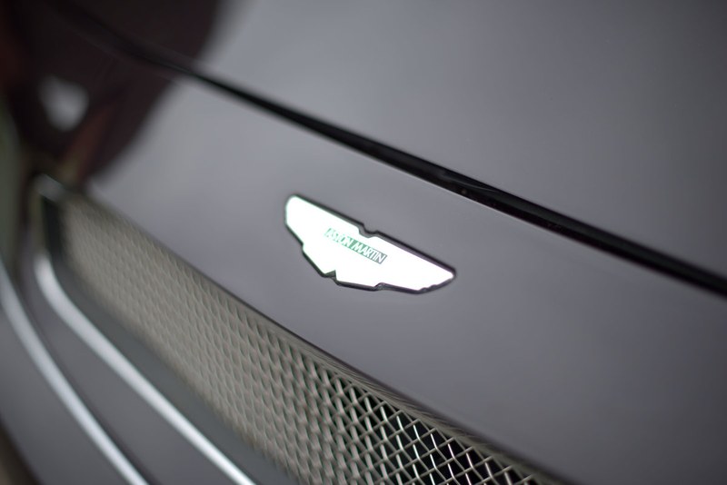 1997 Aston Martin V8 - 7