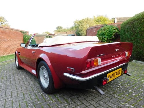 1988 Aston Martin V8 Vantage - 6