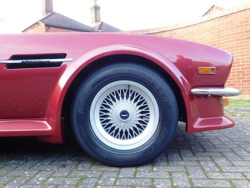 1988 Aston Martin V8 Vantage - 9