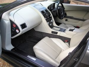 2010 Aston Martin Vantage - 3
