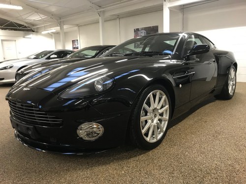 2007 ASTON  VANQUISH S ** ONLY 6600 MILES AND 1 OWNER ** FOR SALE In vendita