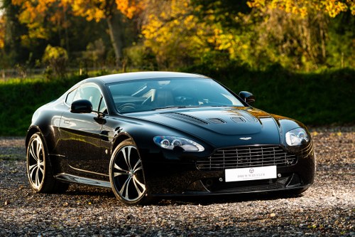2013 Fantastic Example of Aston Martin's V12 Vantage Coupe VENDIDO