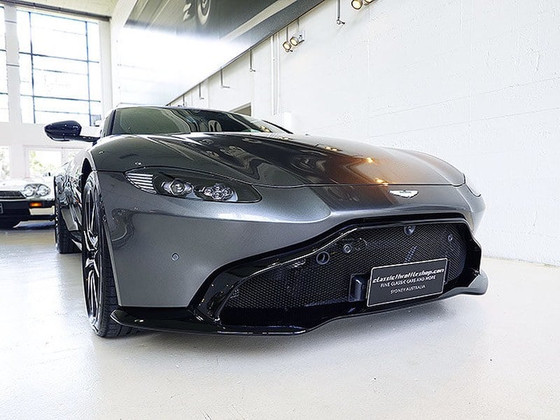 as new Vantage, Magnetic Silver, low kms, 4.0l V8 Twin Turbo