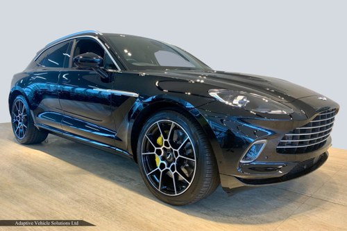 2022 Physical - Aston Martin DBX Coupe inc Panoramic Sunroof In vendita