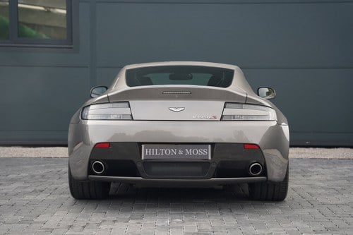 2014 Aston Martin Vantage - 8