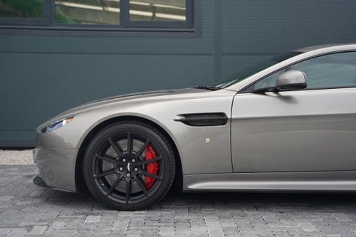 2014 Aston Martin Vantage - 9