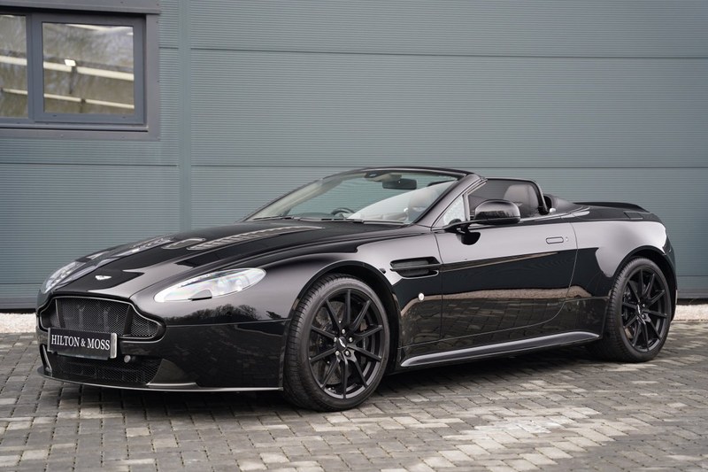 2015 Aston Martin Vantage - 4