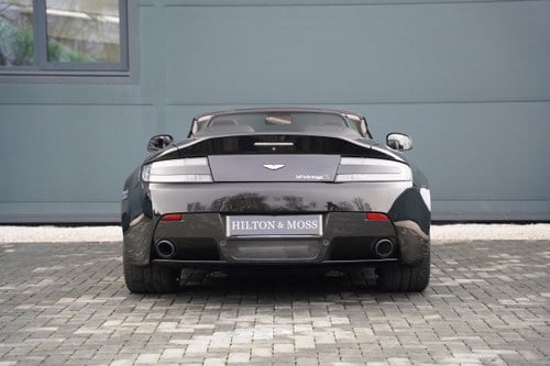 2015 Aston Martin Vantage - 8