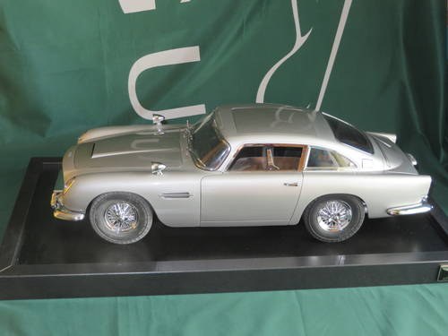 James Bond 007 Aston Martin model 1/8 scale SOLD