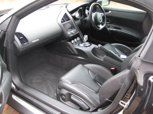 2013 Audi R8 Spyder - 8