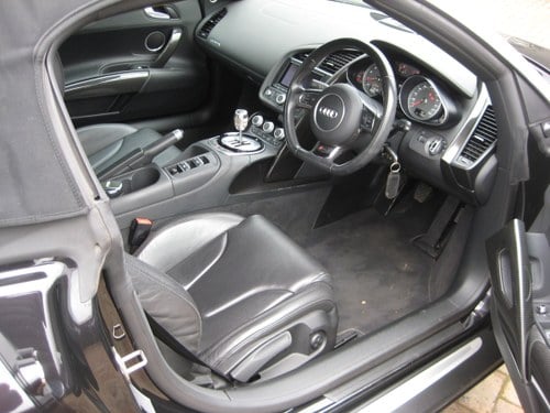 2013 Audi R8 Spyder - 9