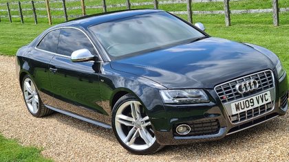 Stunning S5 4.2 V8 this is a immaculate example