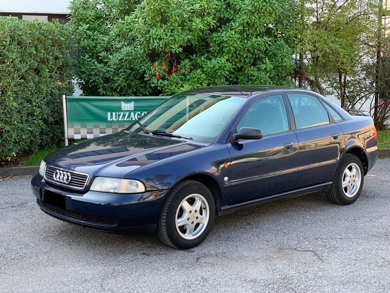 AUDI A4 1800